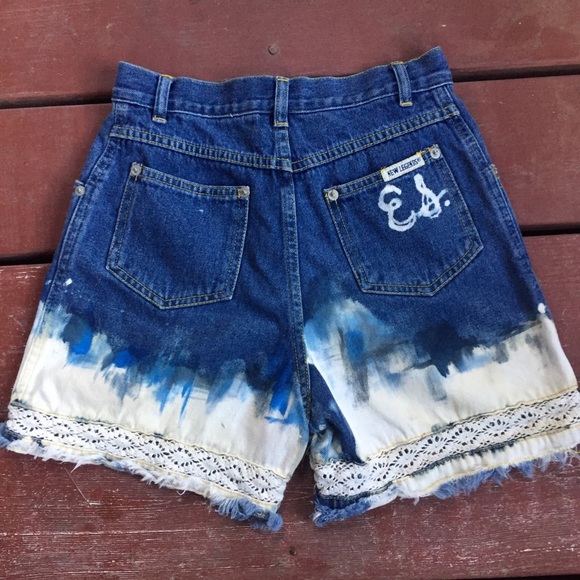 VINTAGE High Waisted Bleached Denim Shorts - Picture 3 of 8